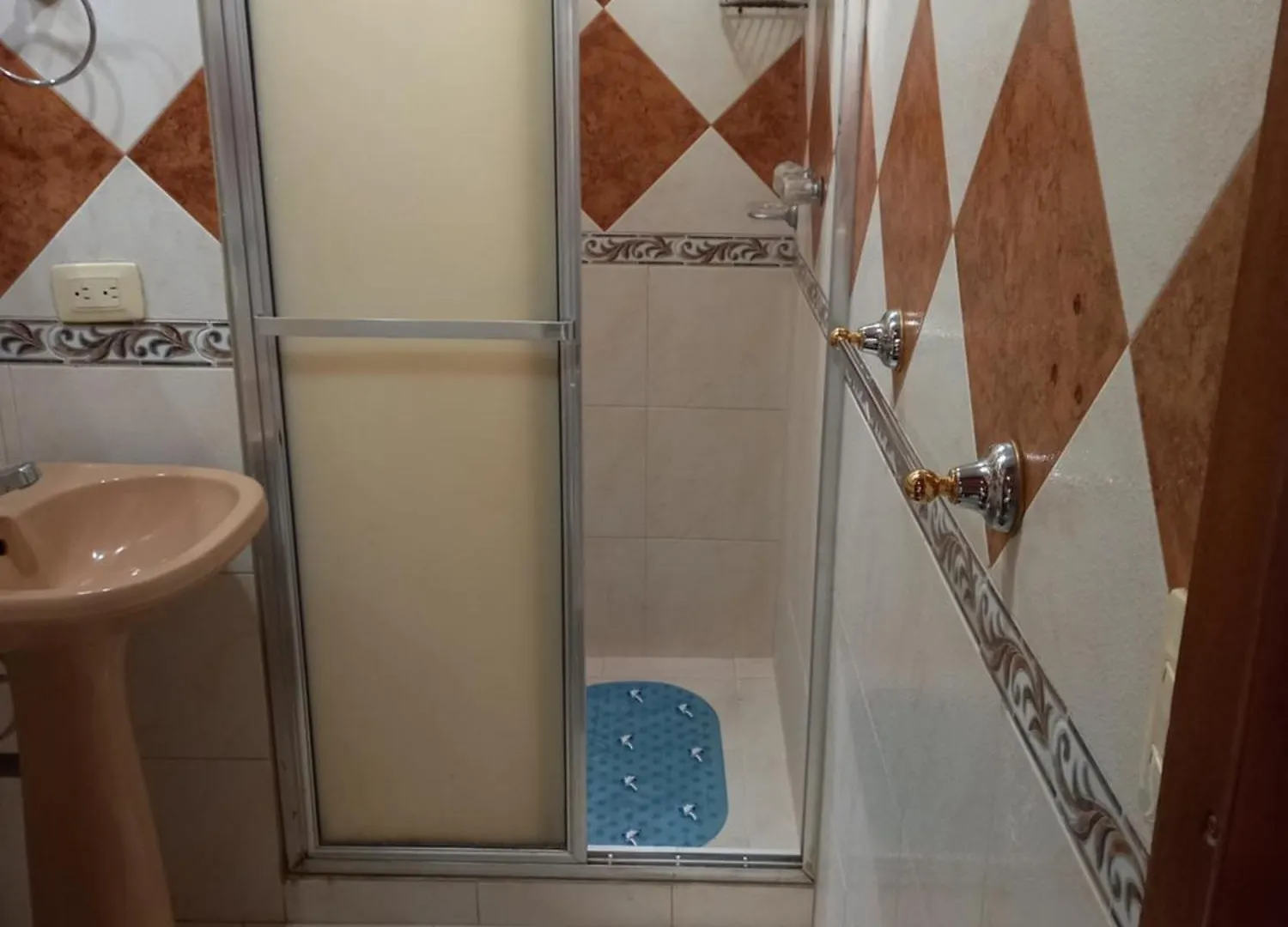 Homestay Amplia Casa Familiar Apartment Bogota